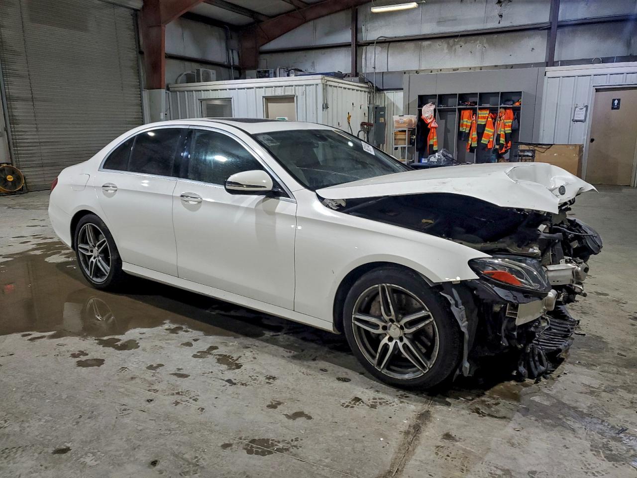 2017 MERCEDES-BENZ E 300 photo 4