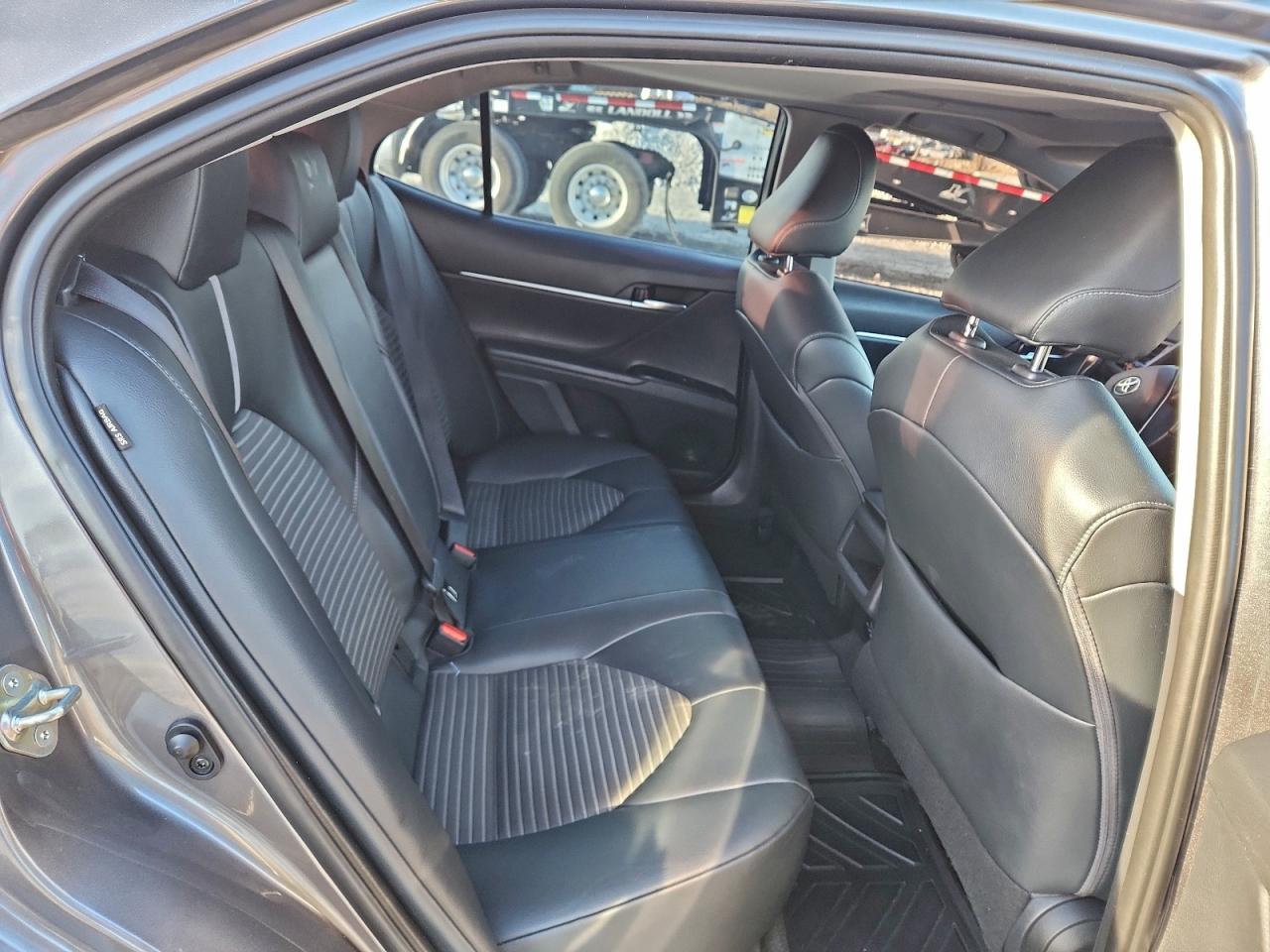 2019 TOYOTA CAMRY L photo 10