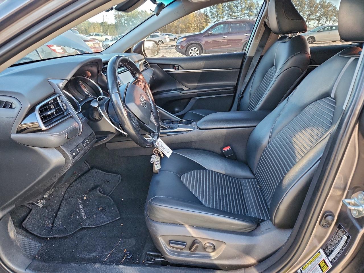 2019 TOYOTA CAMRY L photo 7