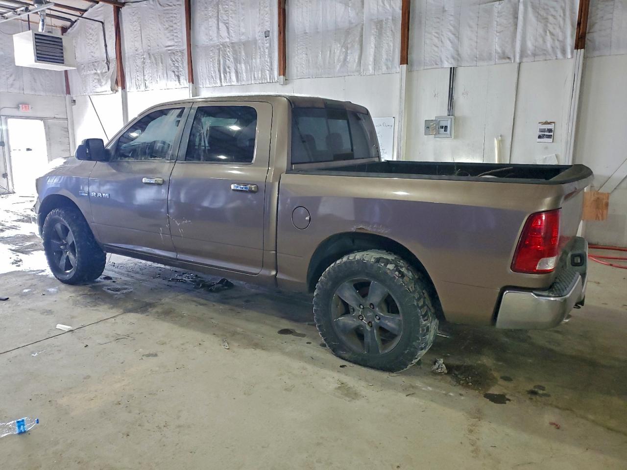 2010 DODGE RAM 1500 photo 2