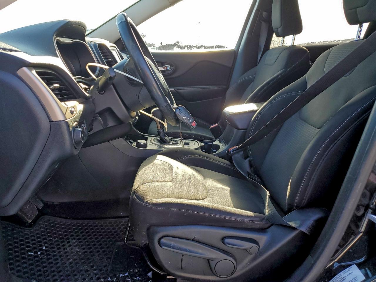 2015 JEEP CHEROKEE LATITUDE photo 13
