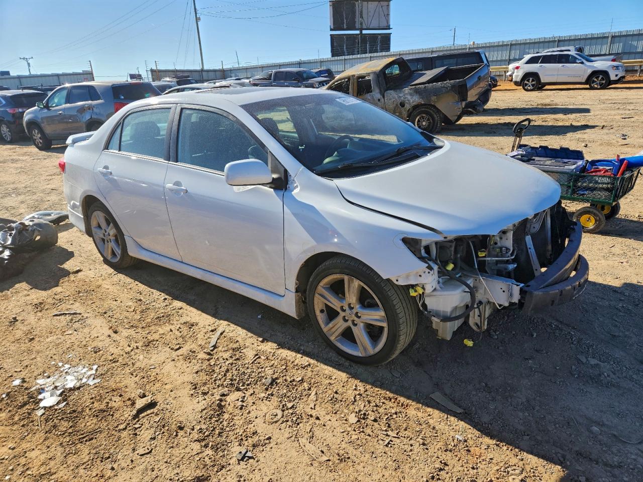 2013 TOYOTA COROLLA BASE photo 4