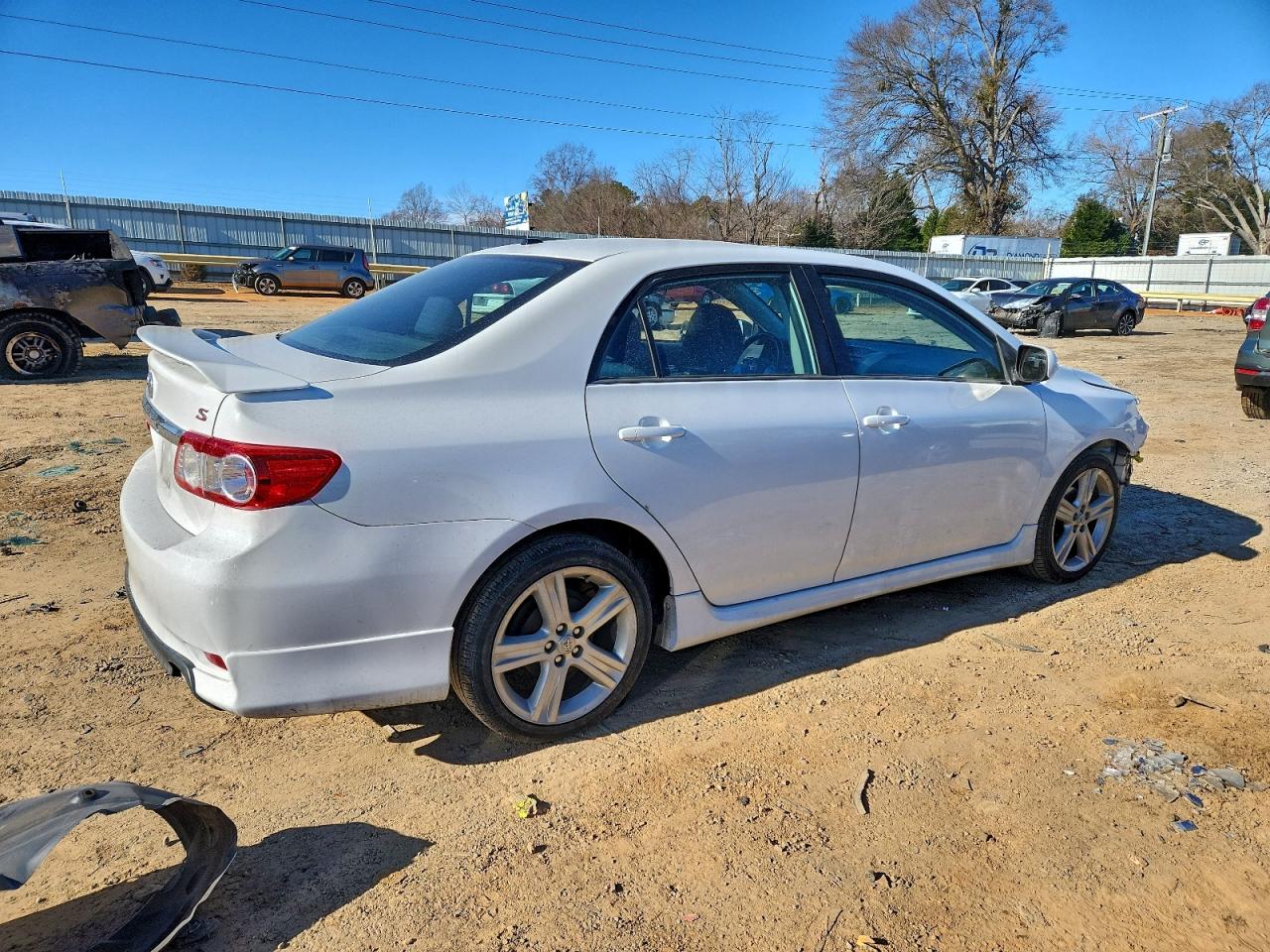 2013 TOYOTA COROLLA BASE photo 3