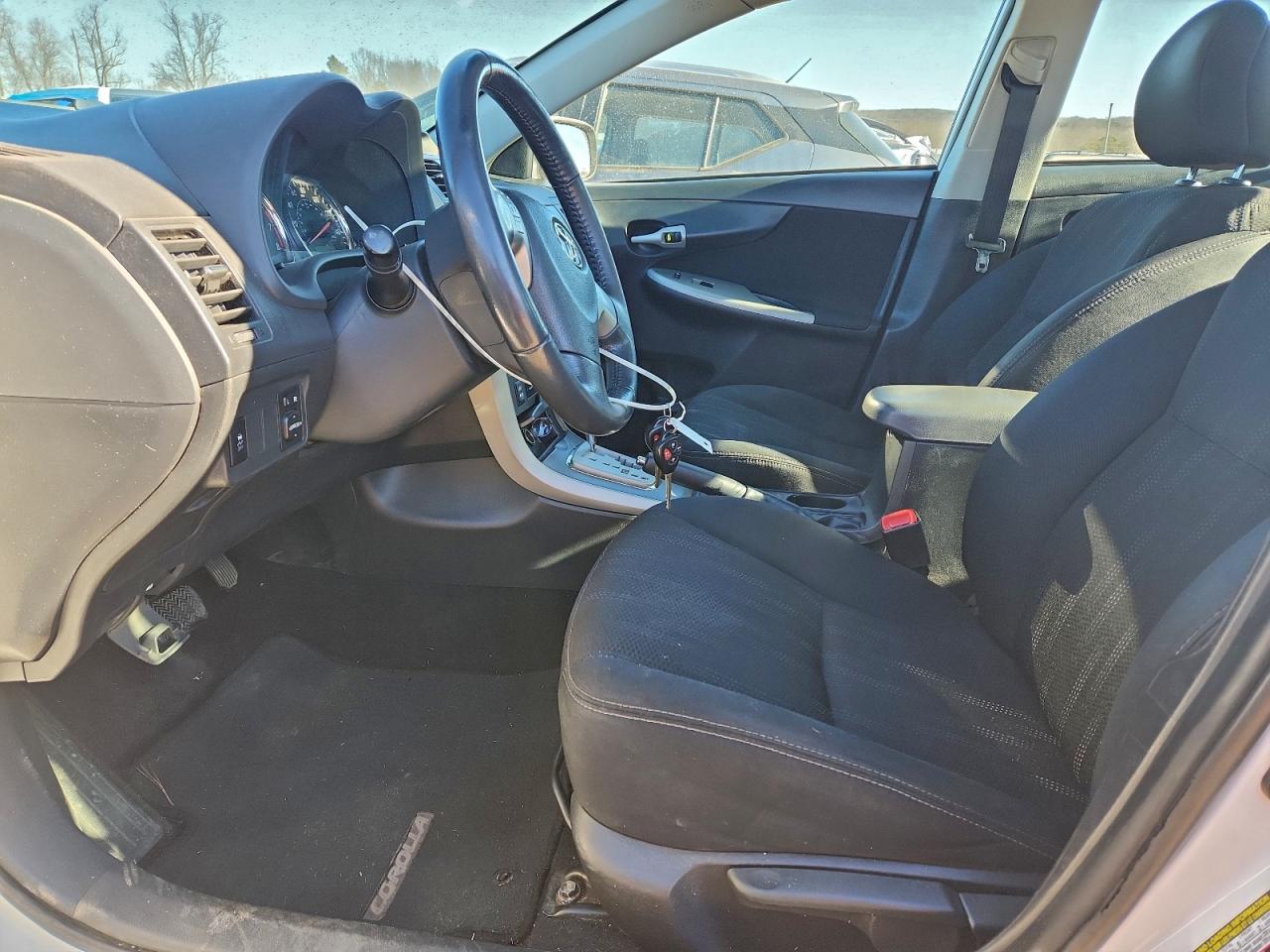 2013 TOYOTA COROLLA BASE photo 7