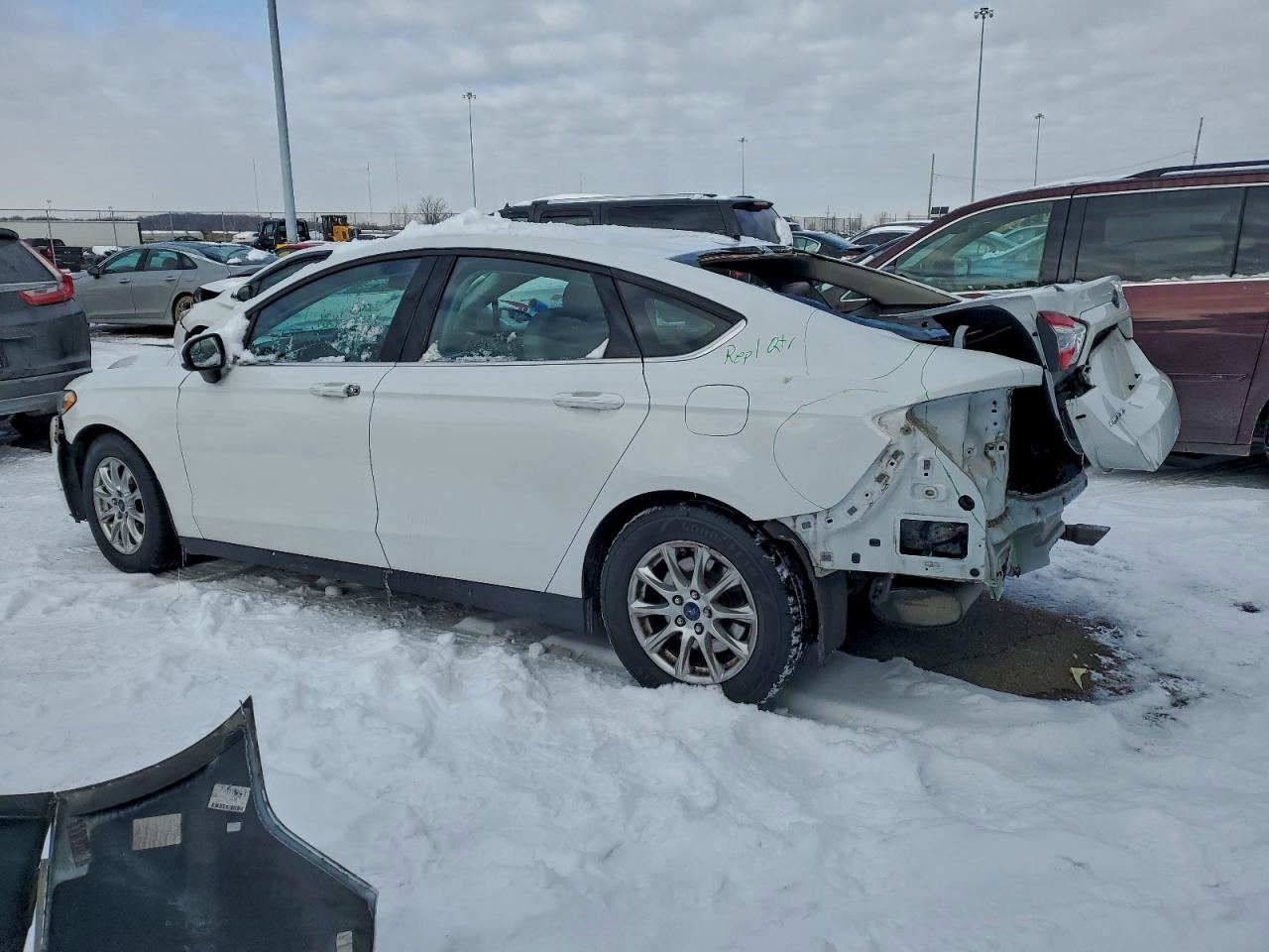 2016 FORD FUSION S photo 2