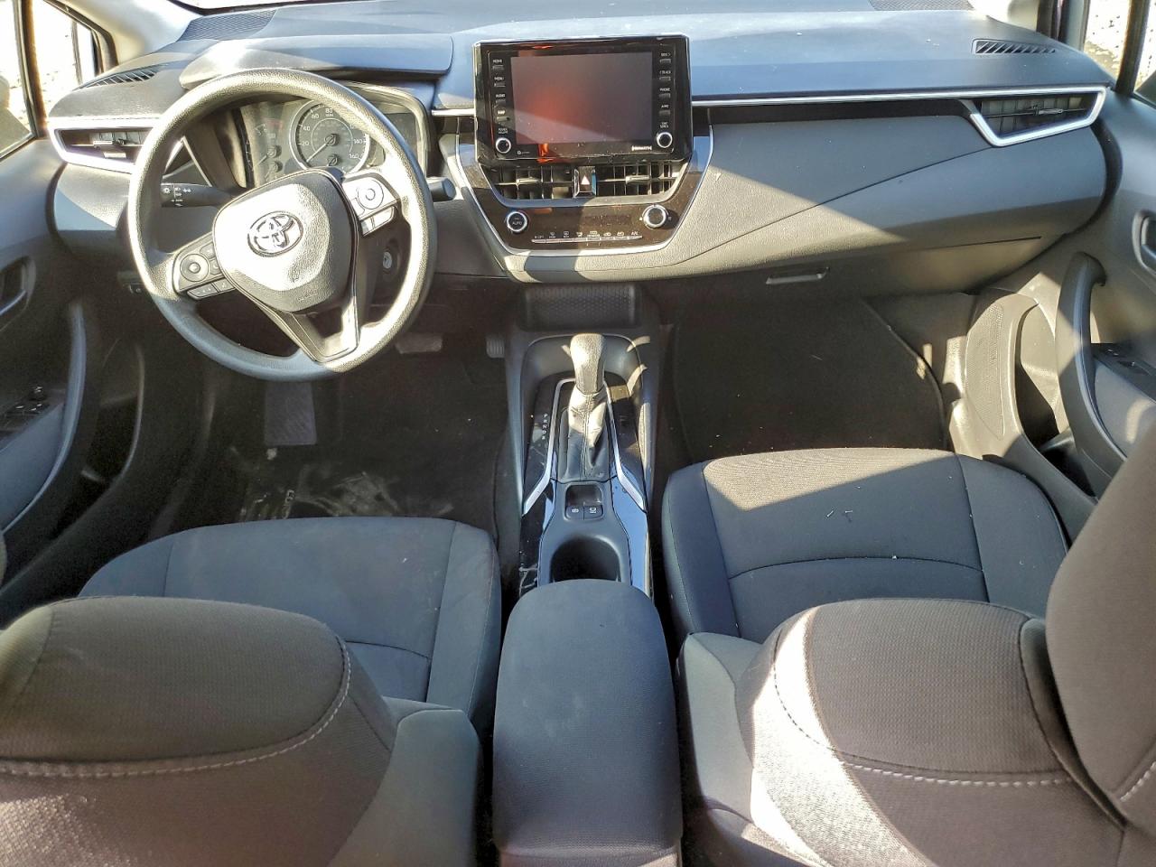 2022 TOYOTA COROLLA LE photo 8