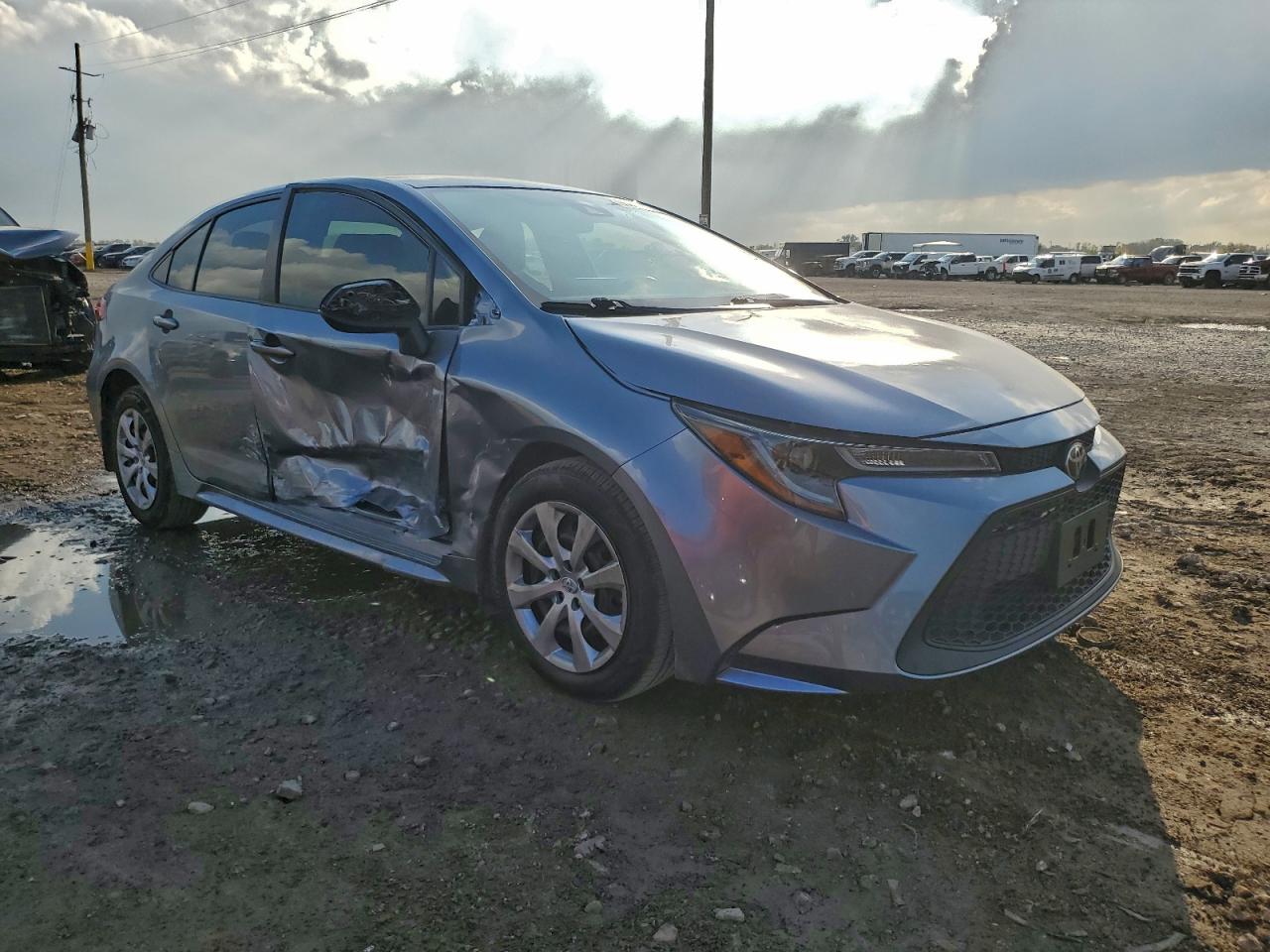 2022 TOYOTA COROLLA LE photo 4