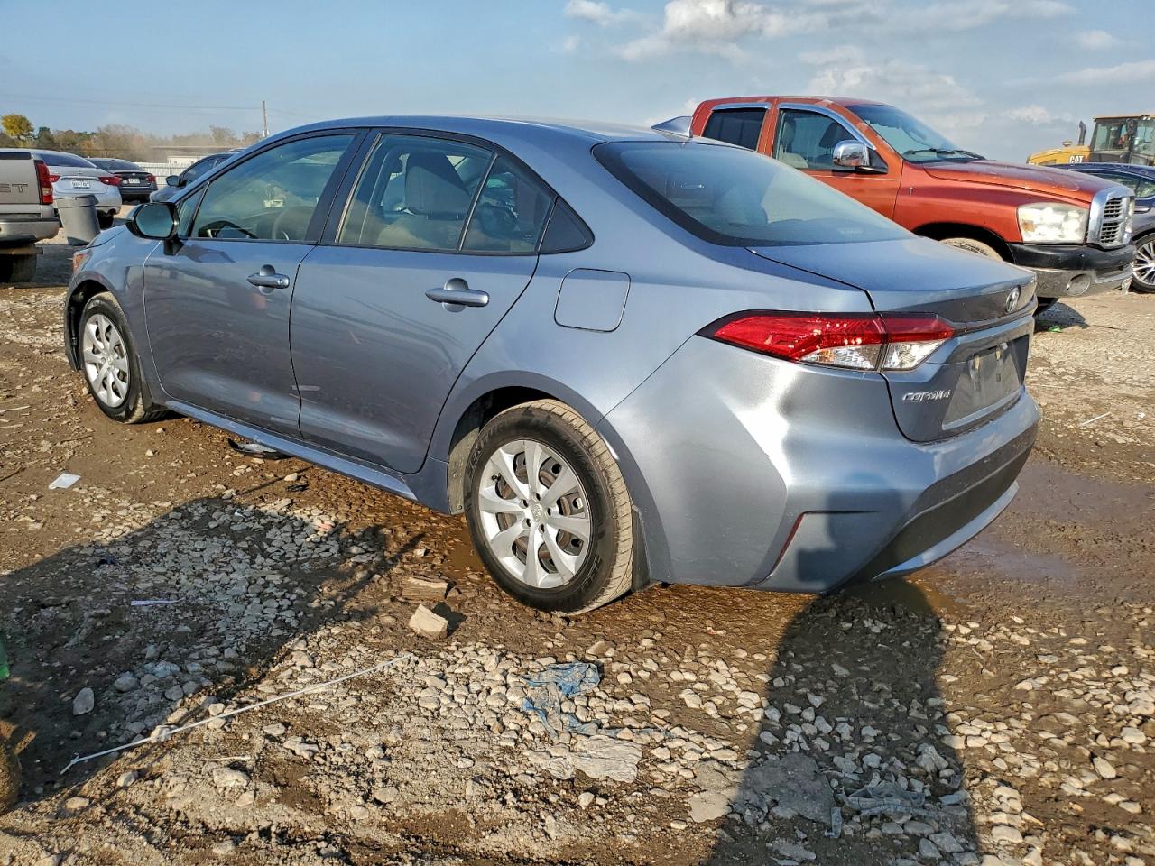 2022 TOYOTA COROLLA LE photo 2