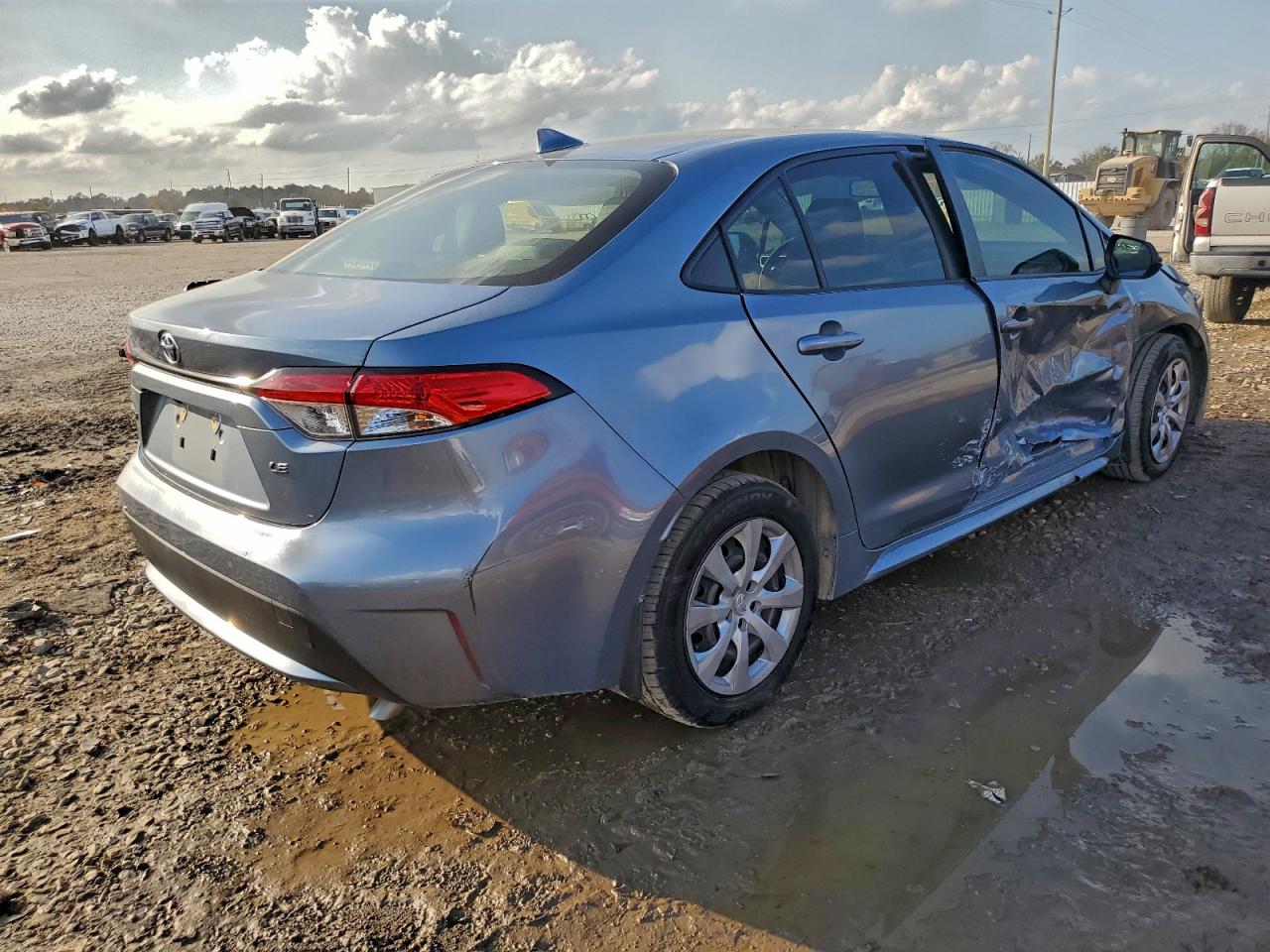 2022 TOYOTA COROLLA LE photo 3