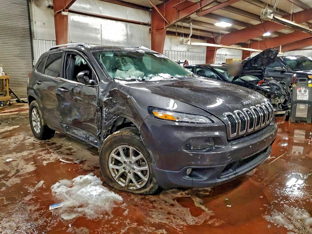 2015 JEEP CHEROKEE LATITUDE photo 4