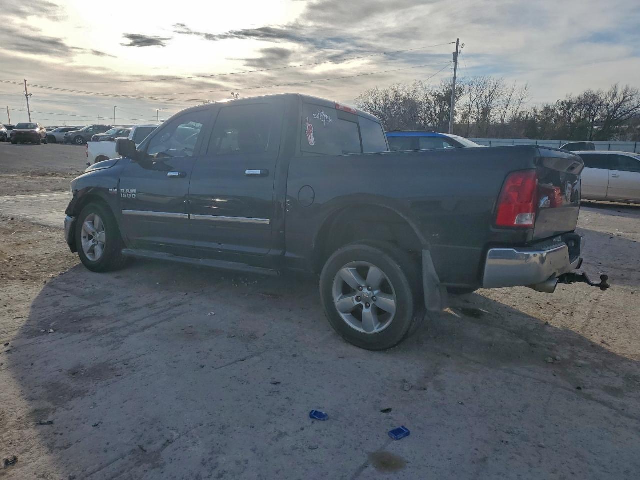 2018 RAM 1500 SLT photo 2