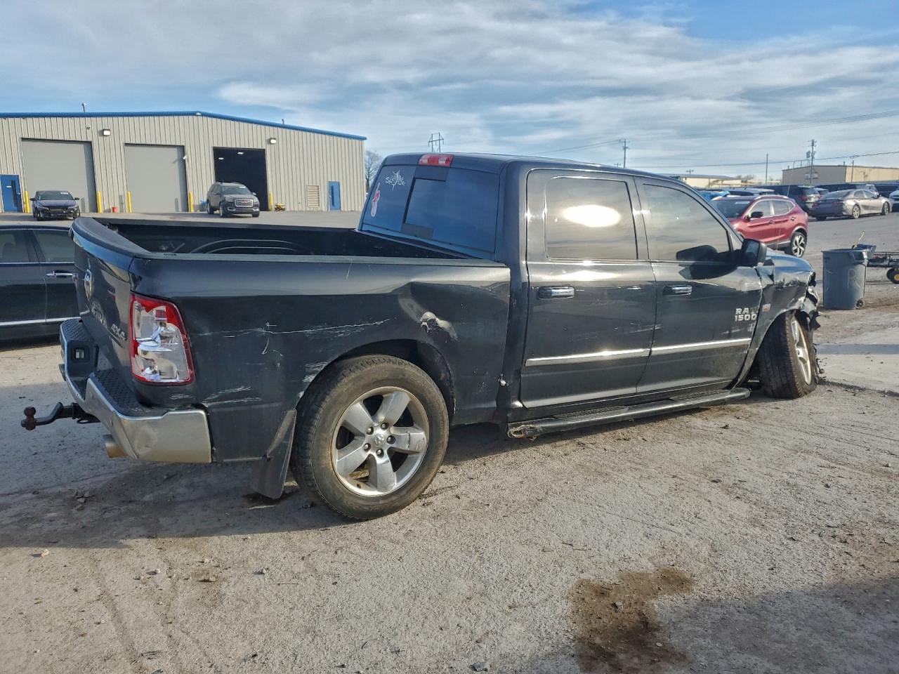 2018 RAM 1500 SLT photo 3