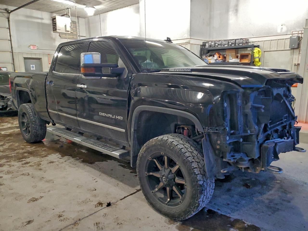 2017 GMC SIERRA K2500 DENALI photo 4