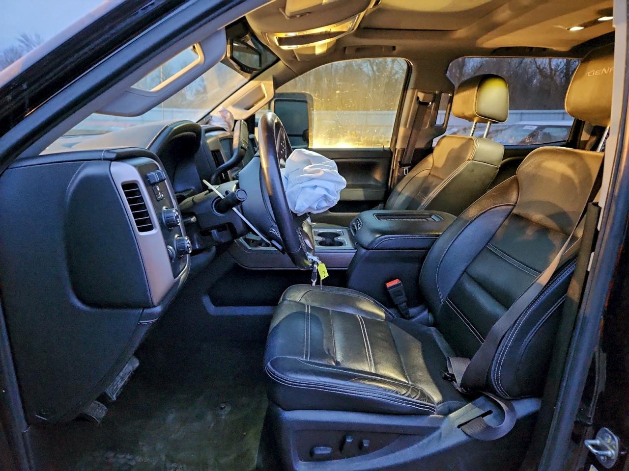 2017 GMC SIERRA K2500 DENALI photo 7
