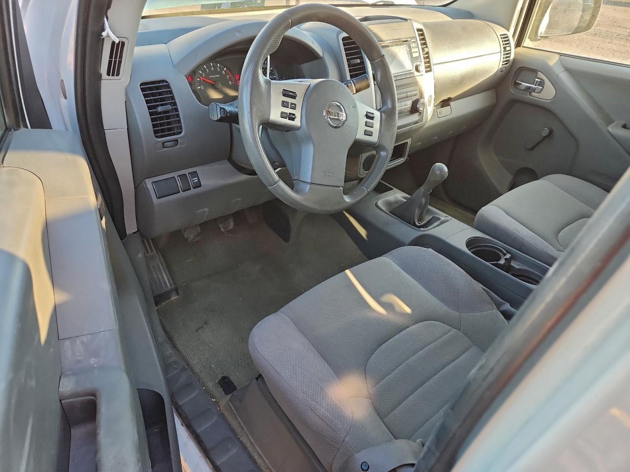 2017 NISSAN FRONTIER S photo 8
