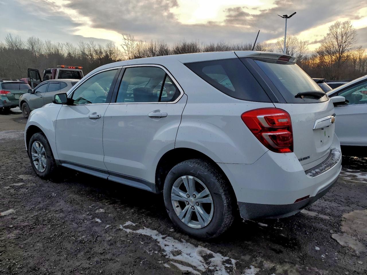 2017 CHEVROLET EQUINOX LS photo 2