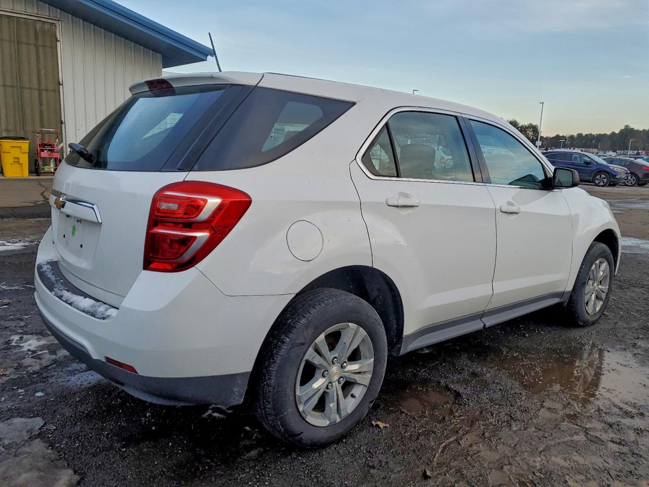 2017 CHEVROLET EQUINOX LS photo 3