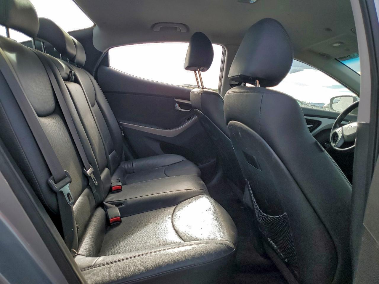 2015 HYUNDAI ELANTRA SE photo 19