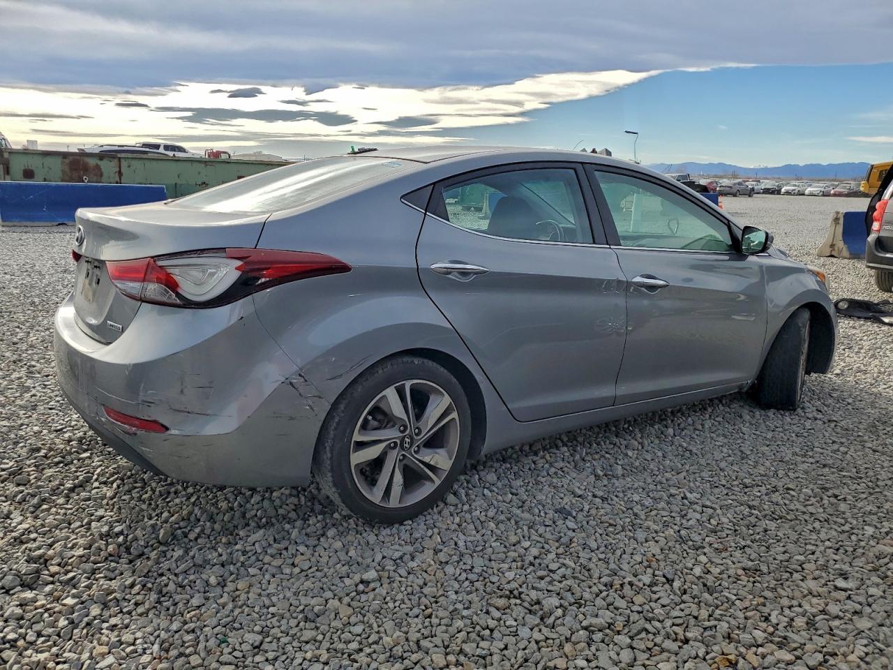 2015 HYUNDAI ELANTRA SE photo 5