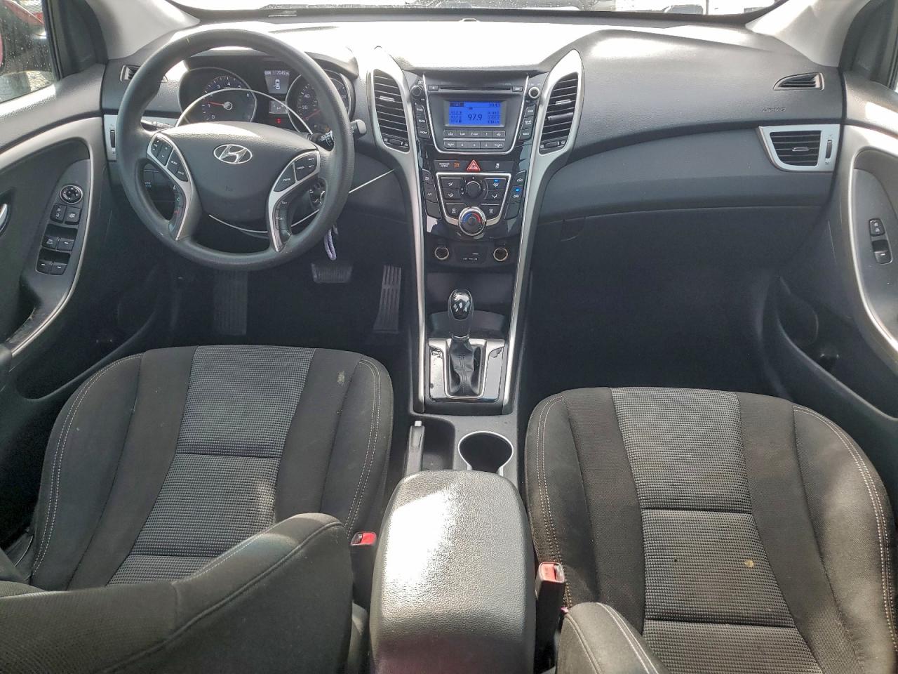 2017 HYUNDAI ELANTRA GT photo 8