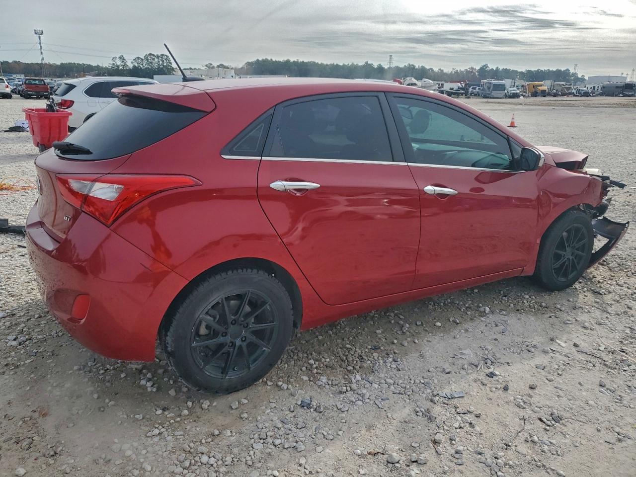 2017 HYUNDAI ELANTRA GT photo 3