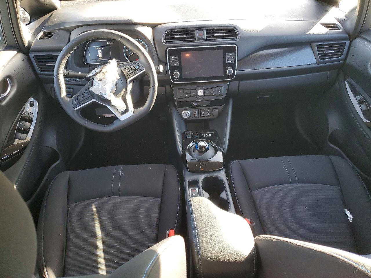 2025 NISSAN LEAF SV PLUS photo 8