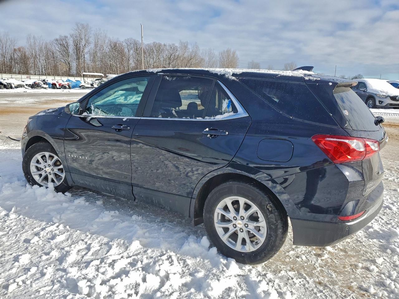 2021 CHEVROLET EQUINOX LT photo 3
