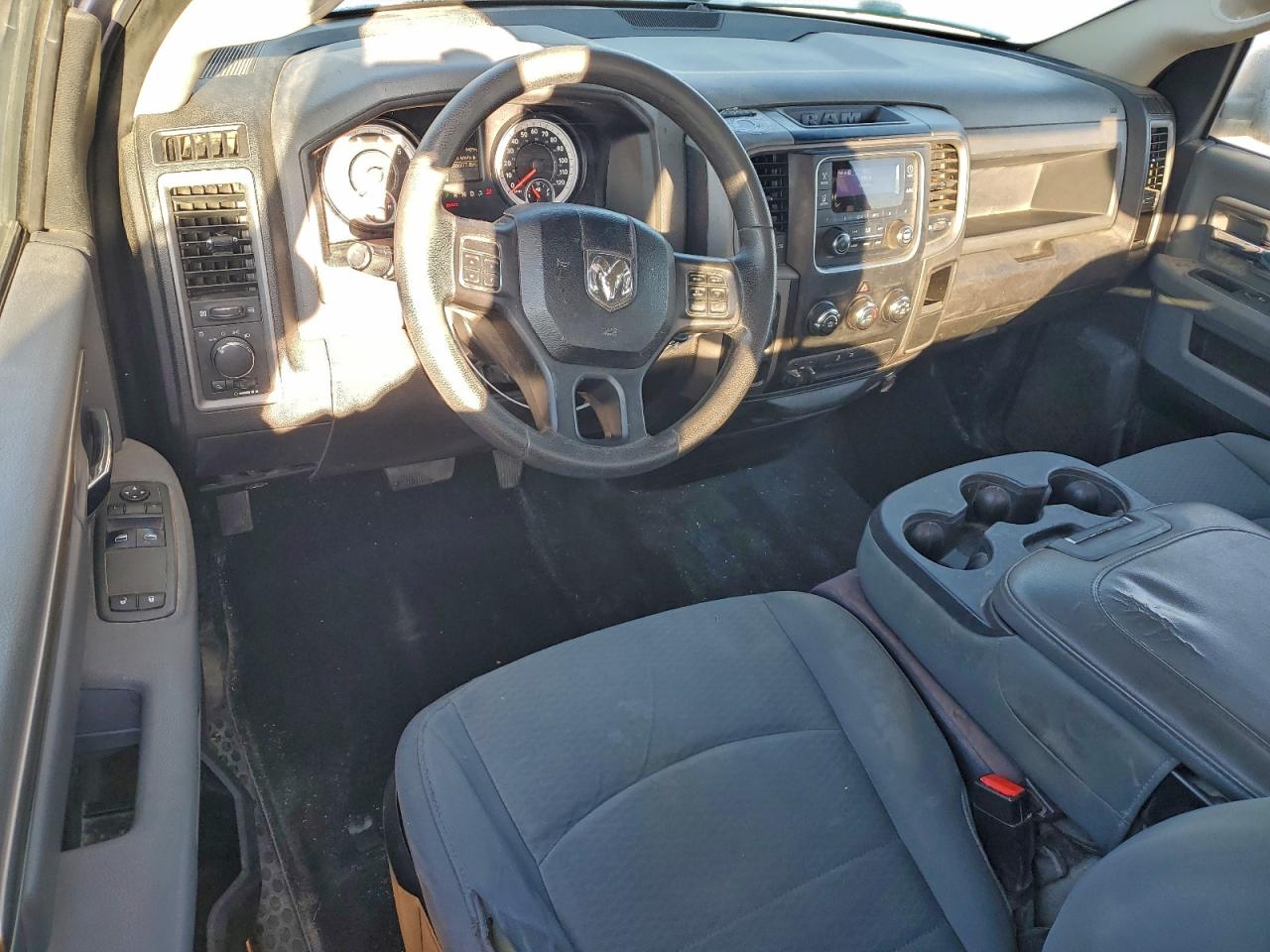 2014 RAM 1500 ST photo 8