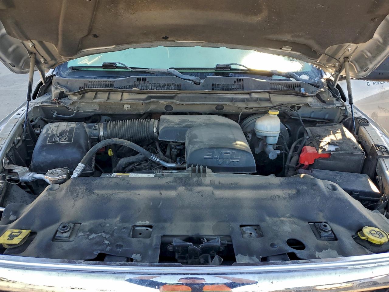 2014 RAM 1500 ST photo 11