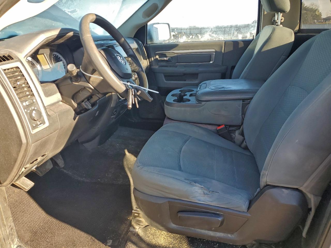 2014 RAM 1500 ST photo 7