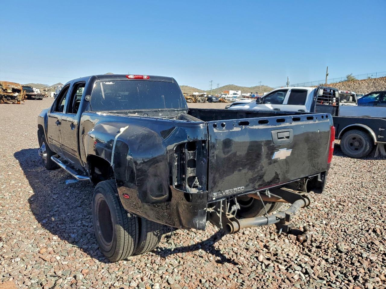 2010 CHEVROLET SILVERADO C3500 LT photo 2