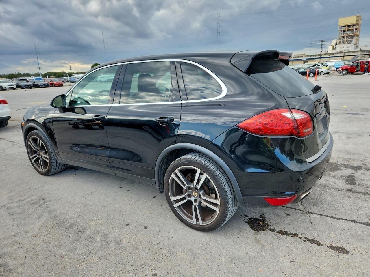 2012 PORSCHE CAYENNE photo 2