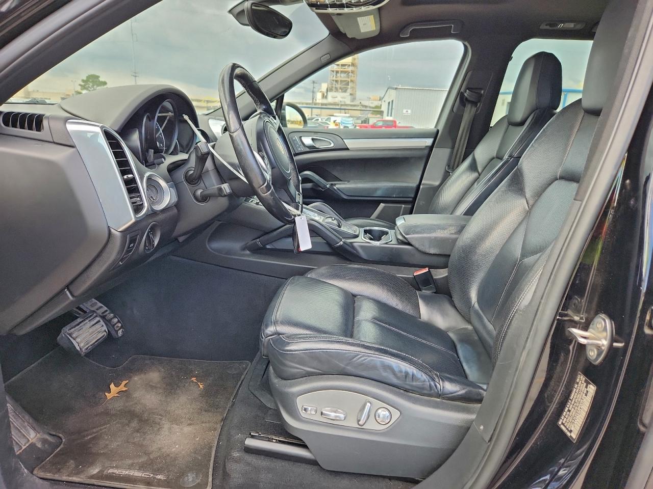 2012 PORSCHE CAYENNE photo 7