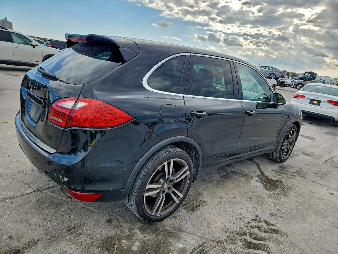 2012 PORSCHE CAYENNE photo 3