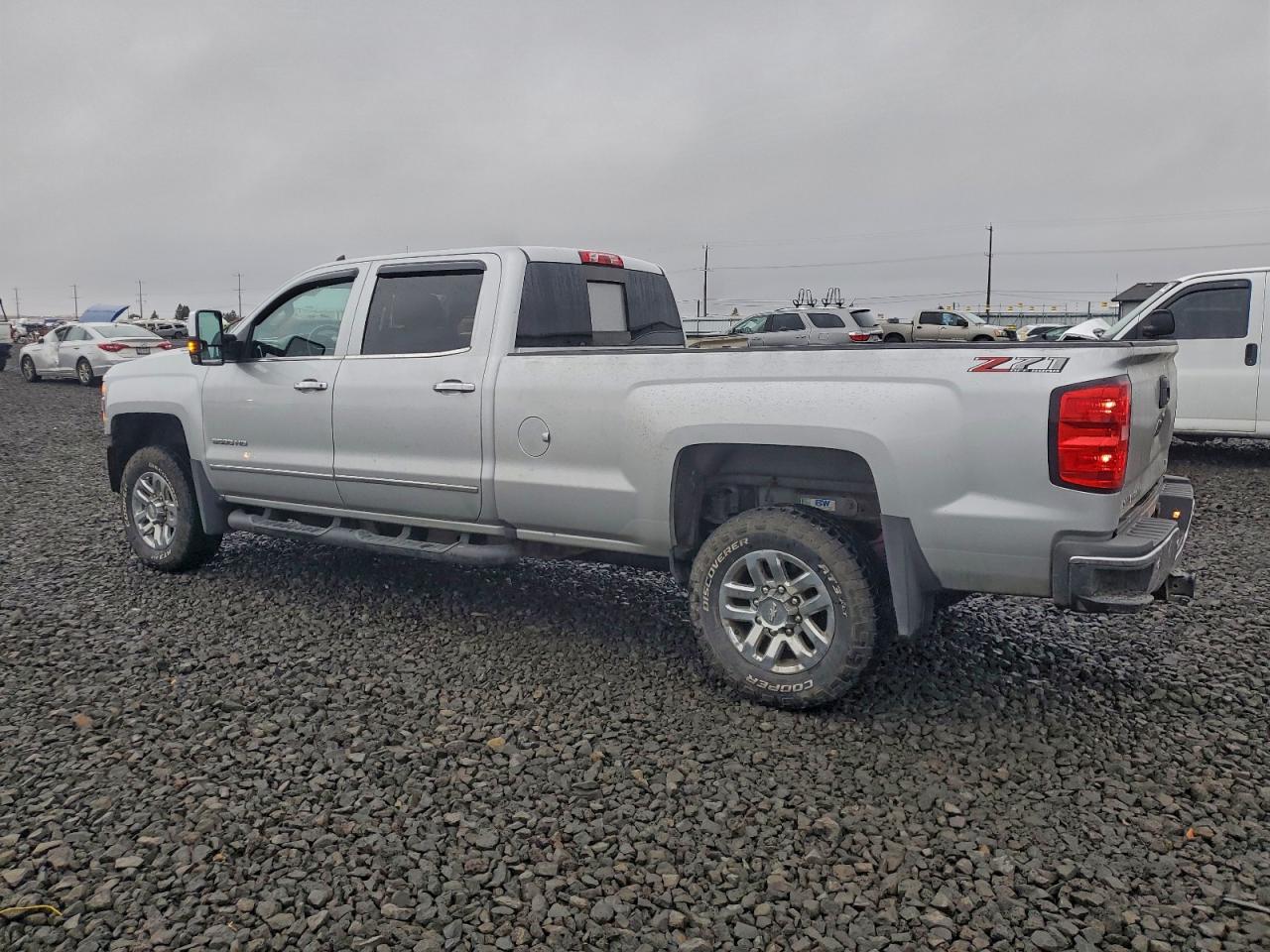2019 CHEVROLET SILVERADO K3500 LTZ photo 3