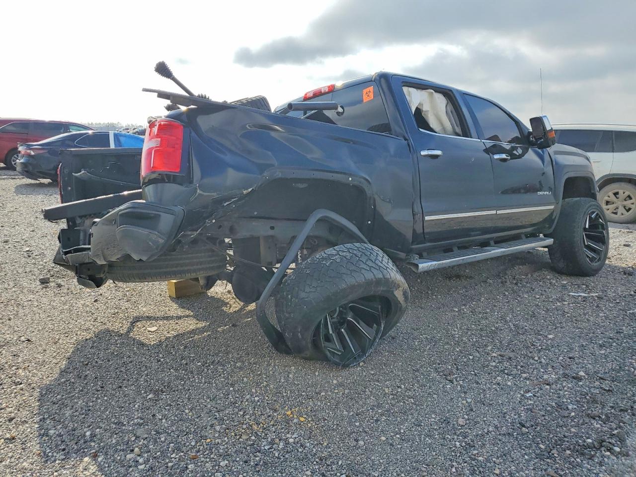 2015 GMC SIERRA K1500 DENALI photo 3