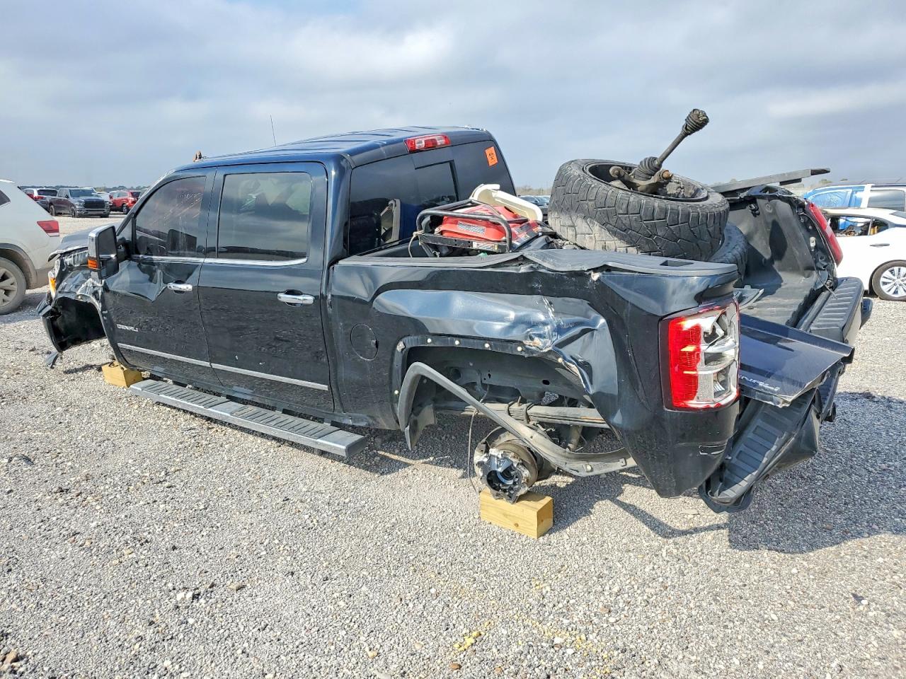 2015 GMC SIERRA K1500 DENALI photo 2