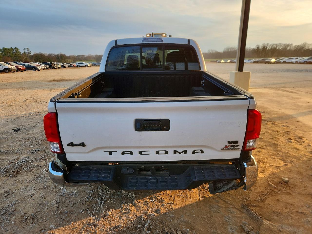 2017 TOYOTA TACOMA DOUBLE CAB photo 6