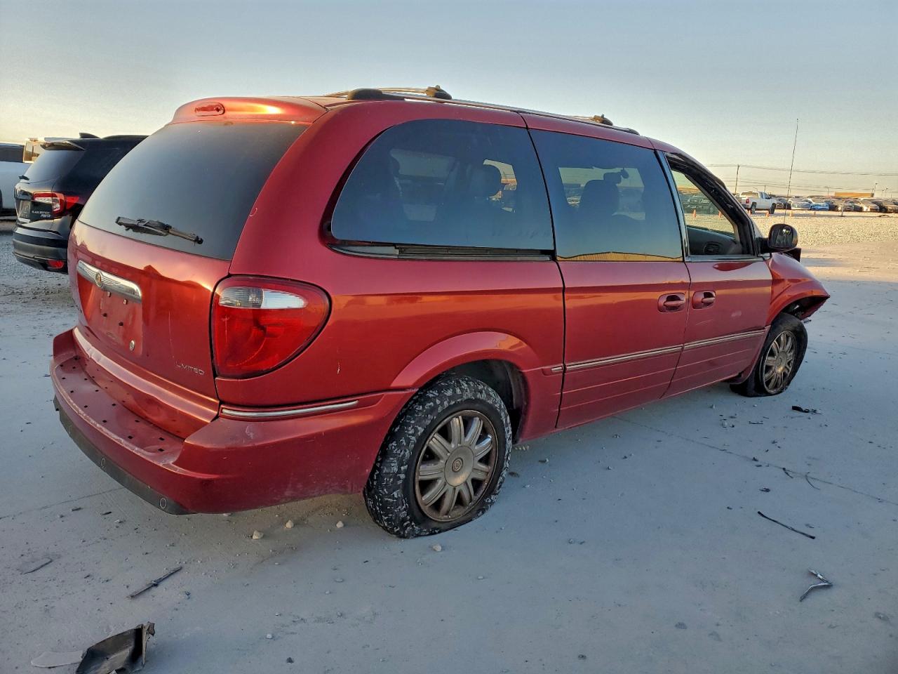 2005 CHRYSLER TOWN & COUNTRY LIMITED photo 3