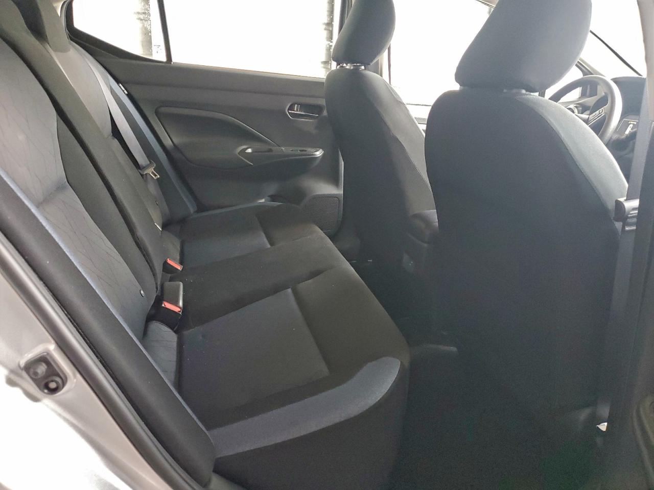 2025 NISSAN VERSA SV photo 10