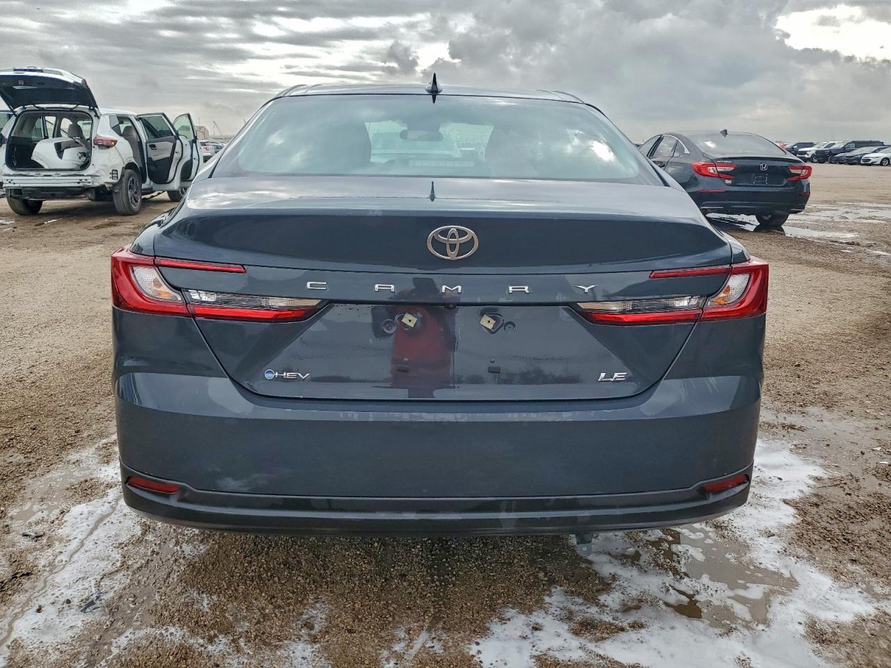 2025 TOYOTA CAMRY XSE photo 6