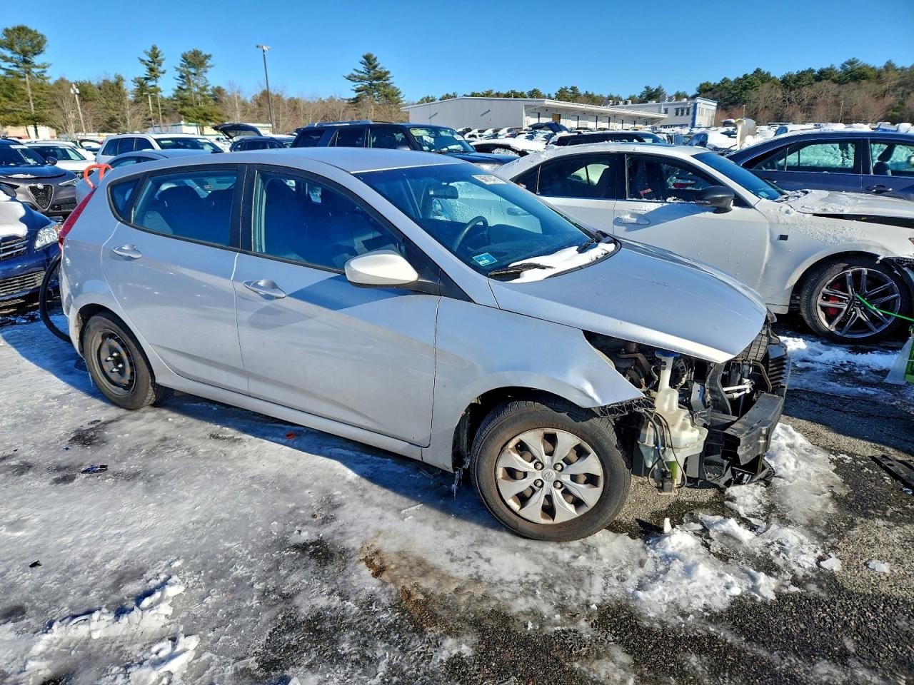 2017 HYUNDAI ACCENT SE photo 4