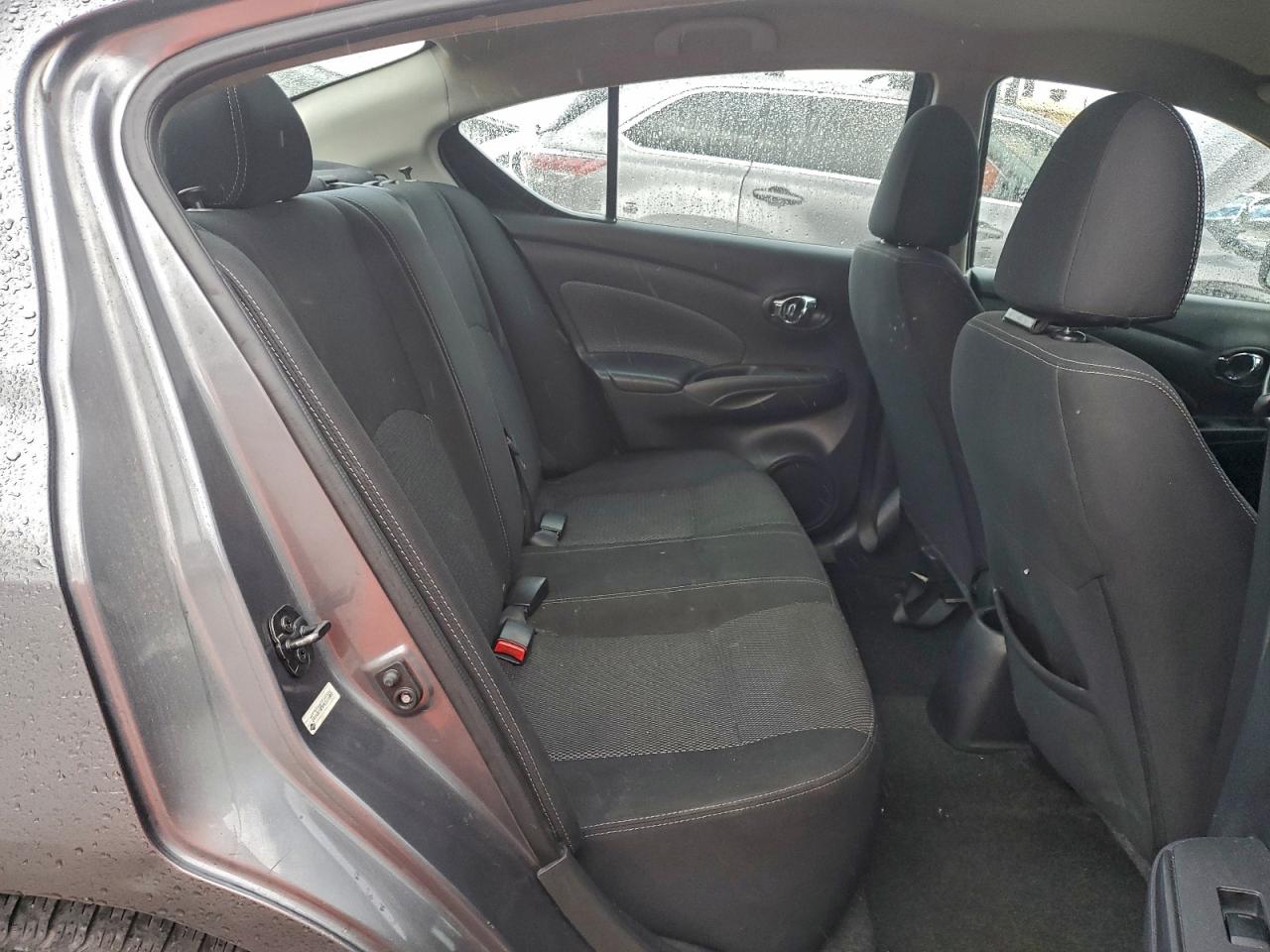 2019 NISSAN VERSA S photo 10