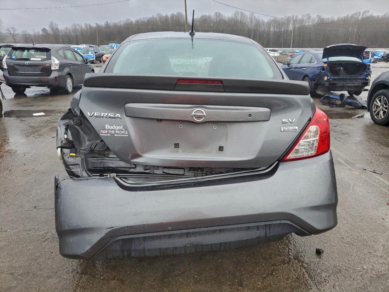 2019 NISSAN VERSA S photo 6