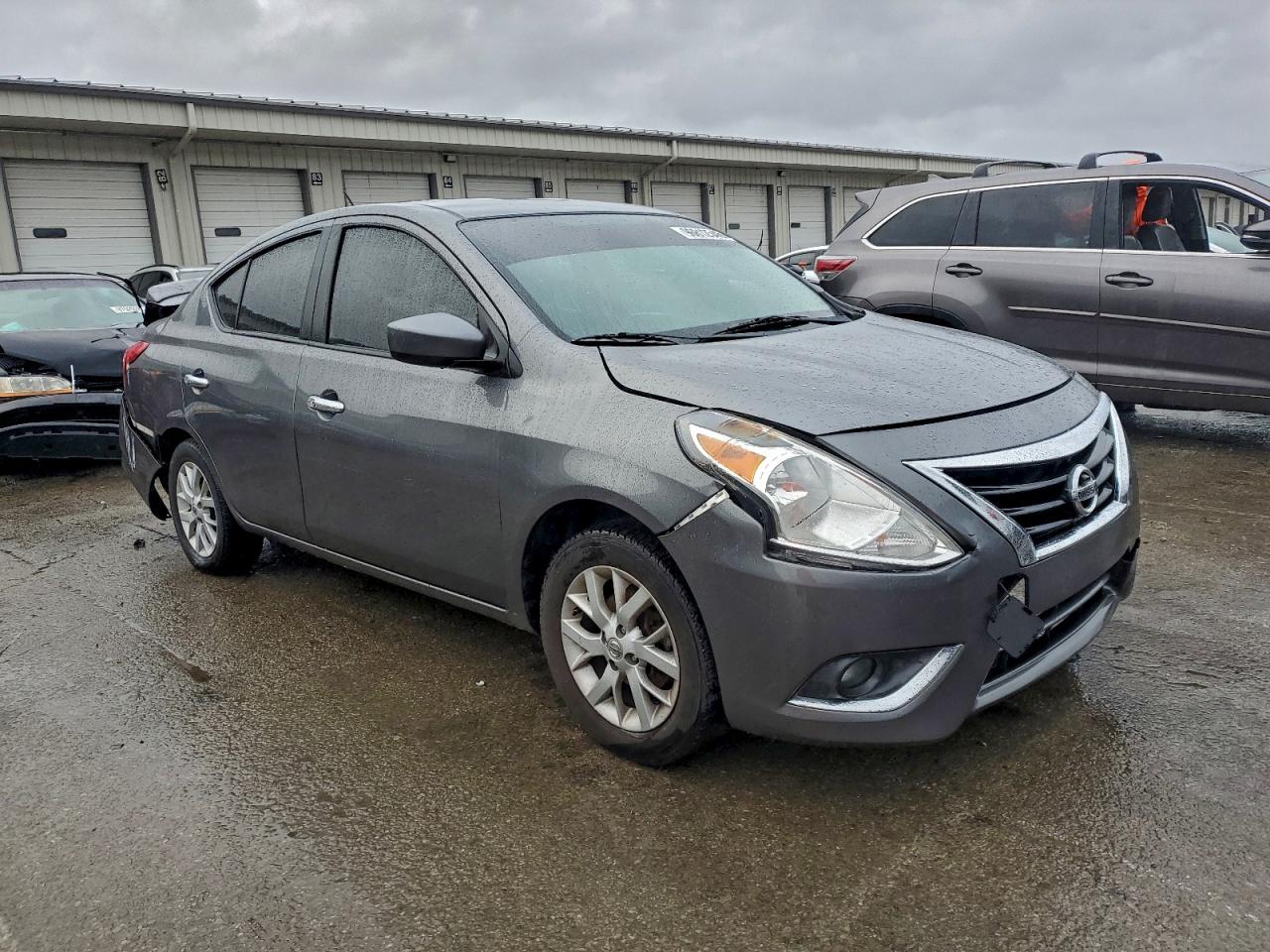 2019 NISSAN VERSA S photo 4