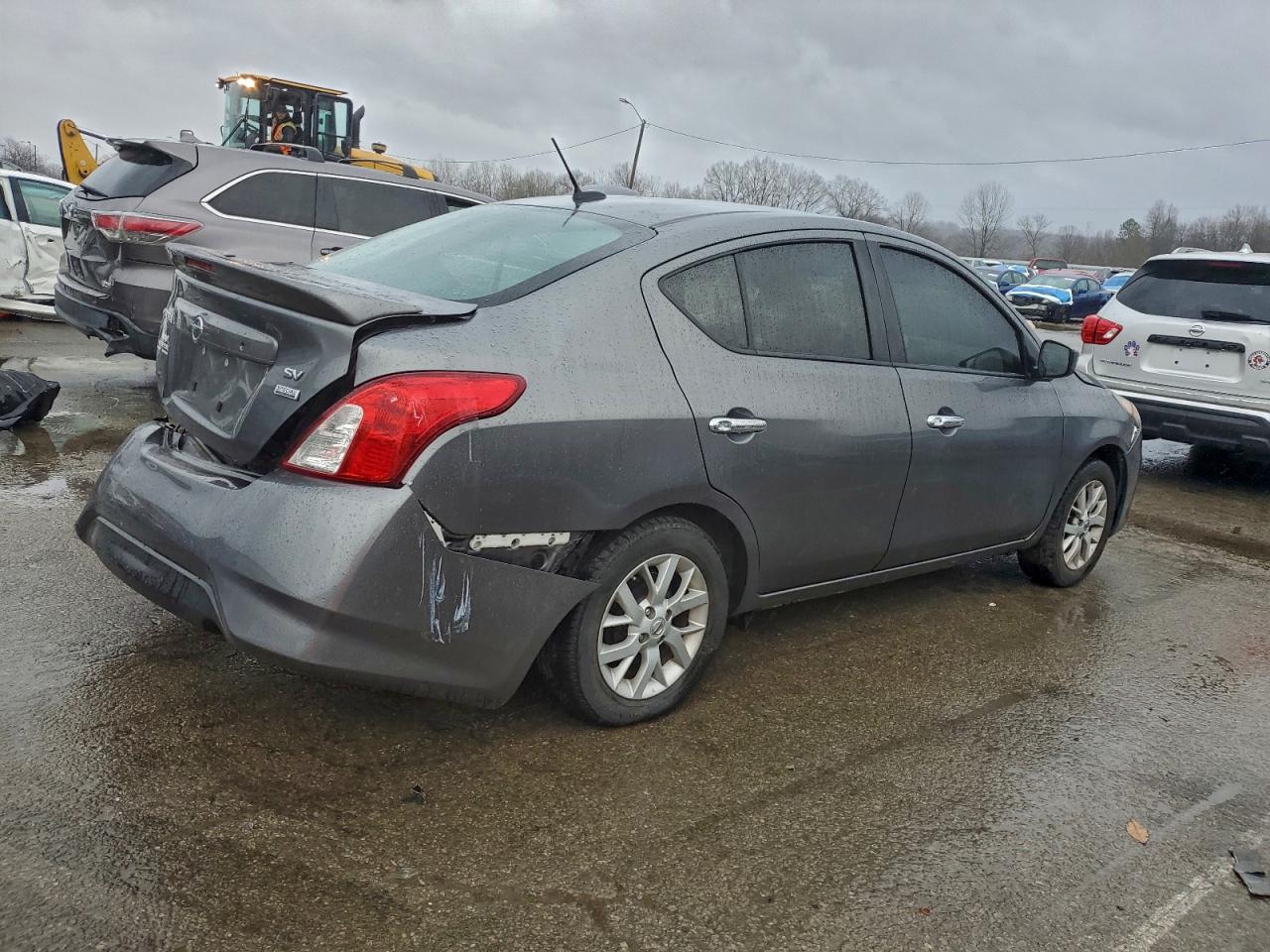 2019 NISSAN VERSA S photo 3