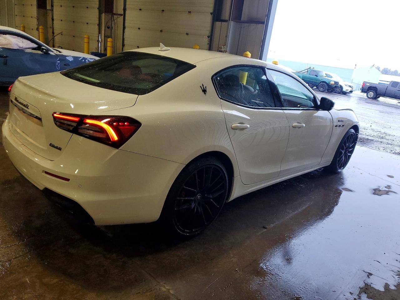 2023 MASERATI GHIBLI MODENA photo 3