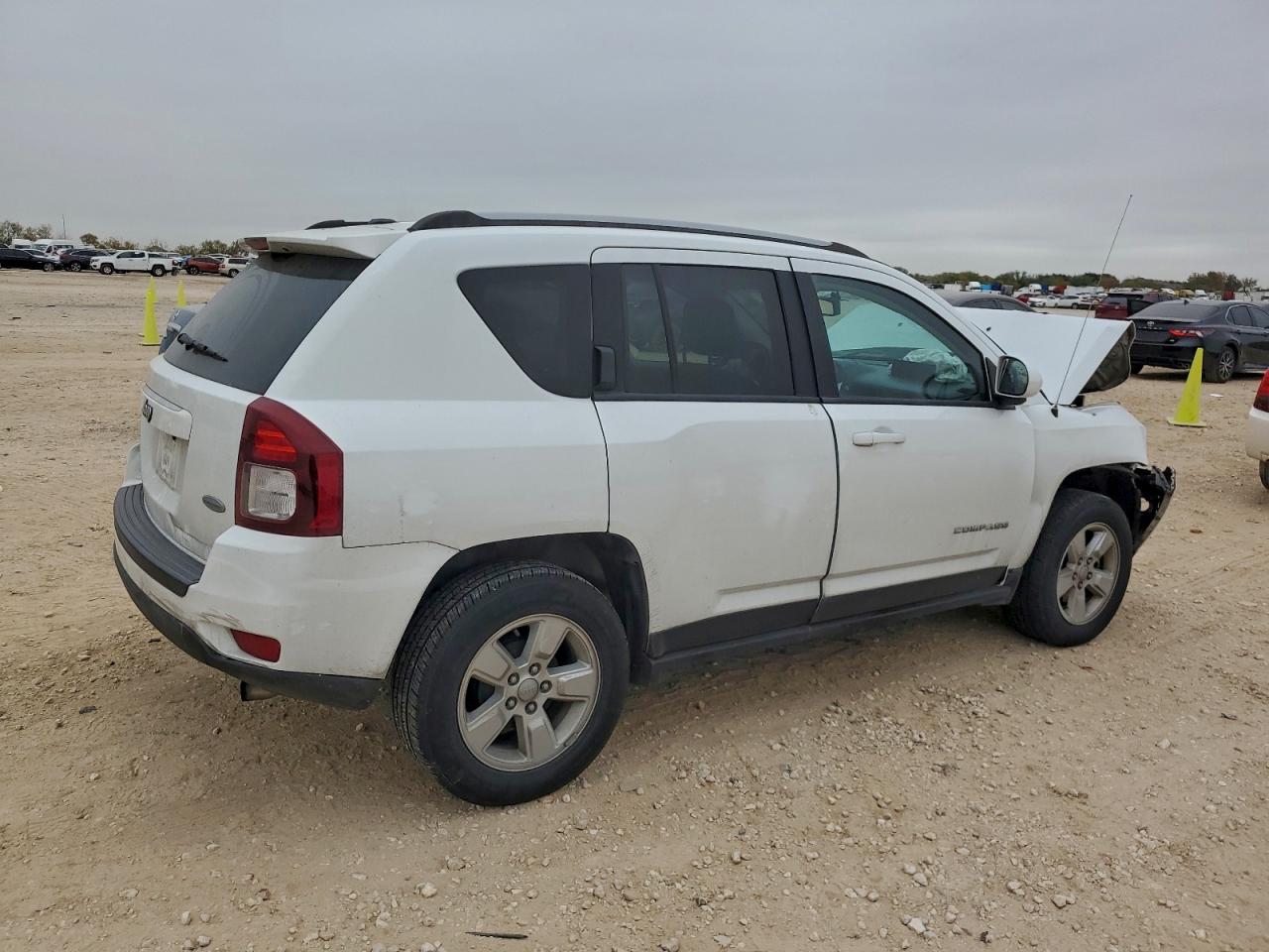 2017 JEEP COMPASS LATITUDE photo 3