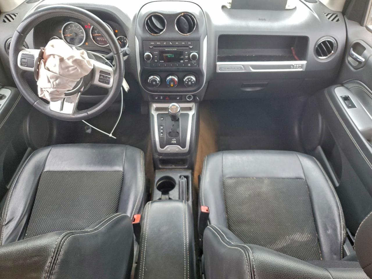 2017 JEEP COMPASS LATITUDE photo 8