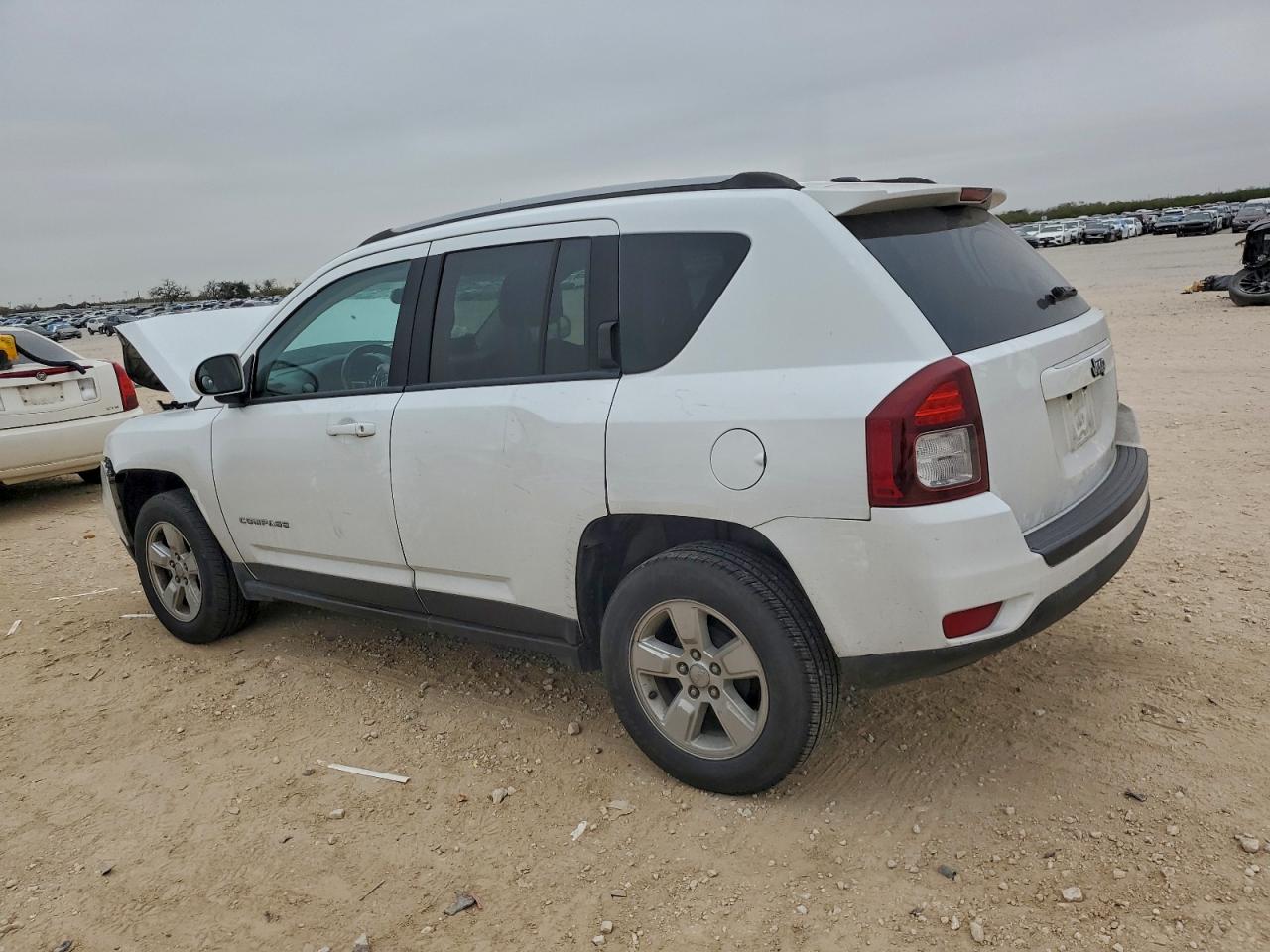 2017 JEEP COMPASS LATITUDE photo 2